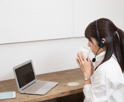 主婦が自宅で稼ぐ方法は？4つのジャンル別に徹底解説！