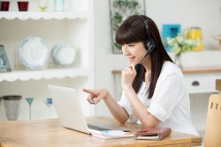 自宅がコールセンターに！在宅でできる電話を使ったバイトとは？