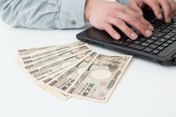 在宅ワークで高収入を得るには？仕事選びと稼ぐためのコツ